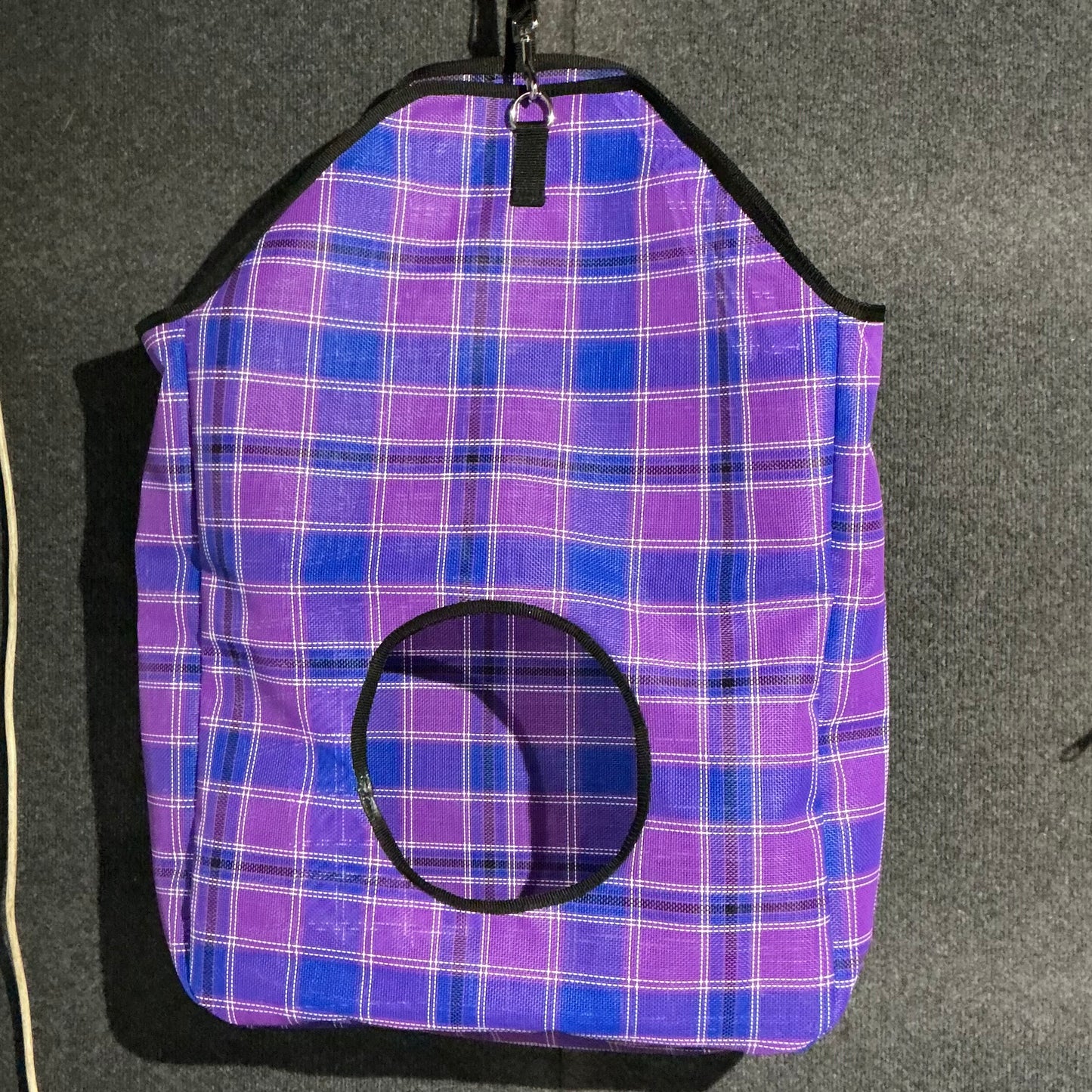 hay_bags_mesh_durable_unique_leathercrafts