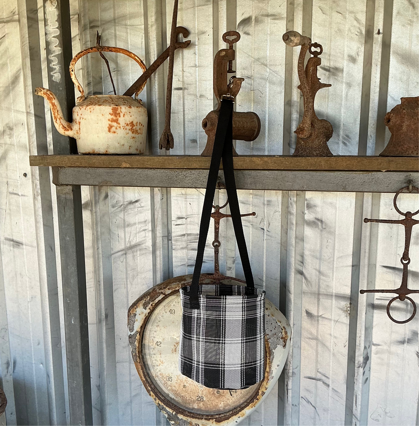 unique_leathercrafts_peg_bags_durable_mesh