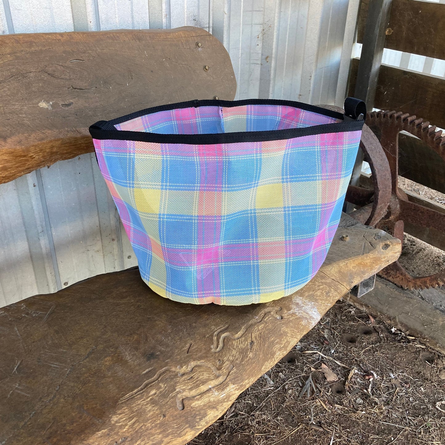 unique-leathercrafts-nose-bags-mesh