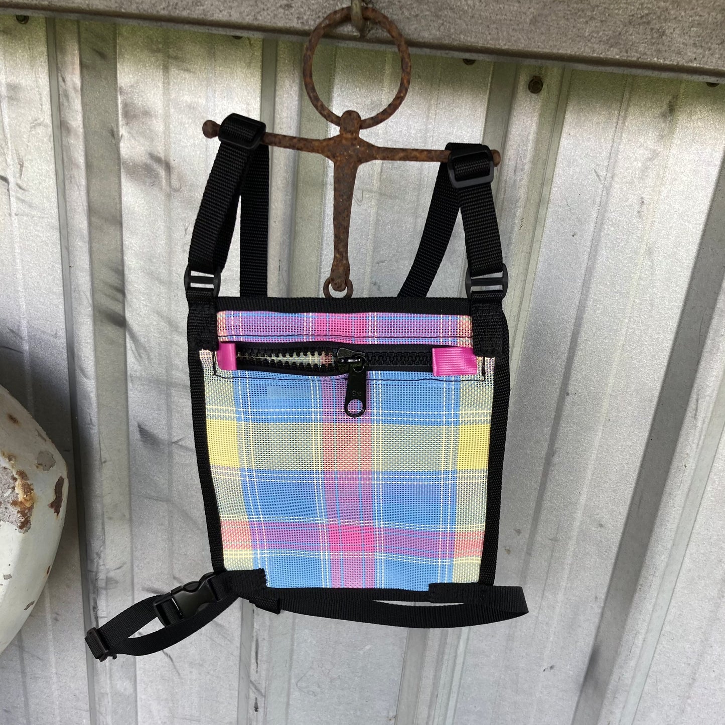 phone_pouch_chest_mesh_unique_leathercrafts