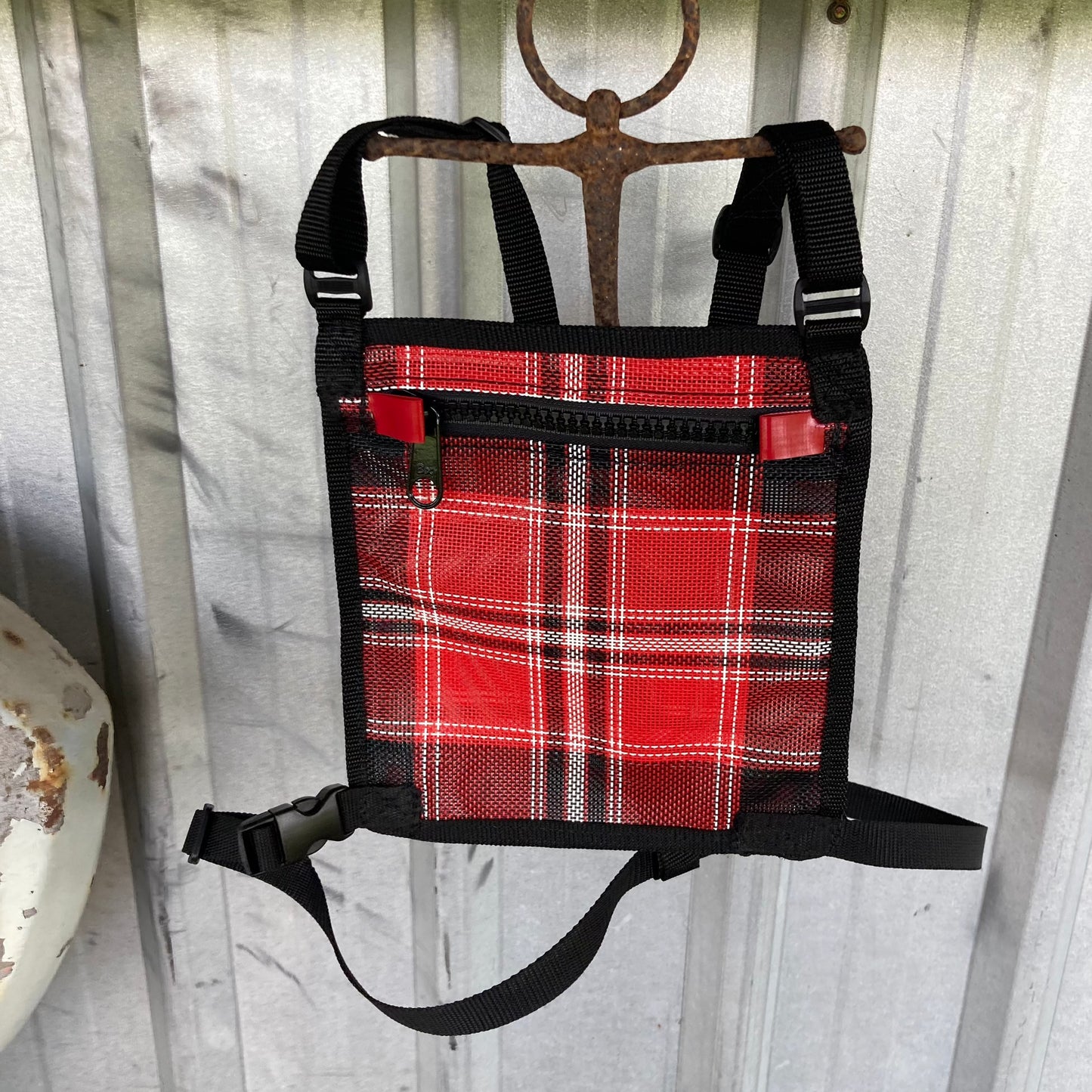 phone_pouch_chest_mesh_unique_leathercrafts