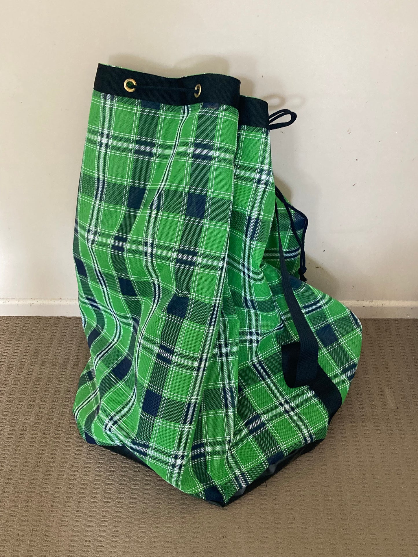 unique_leathercrafts_mesh_laundry_bags
