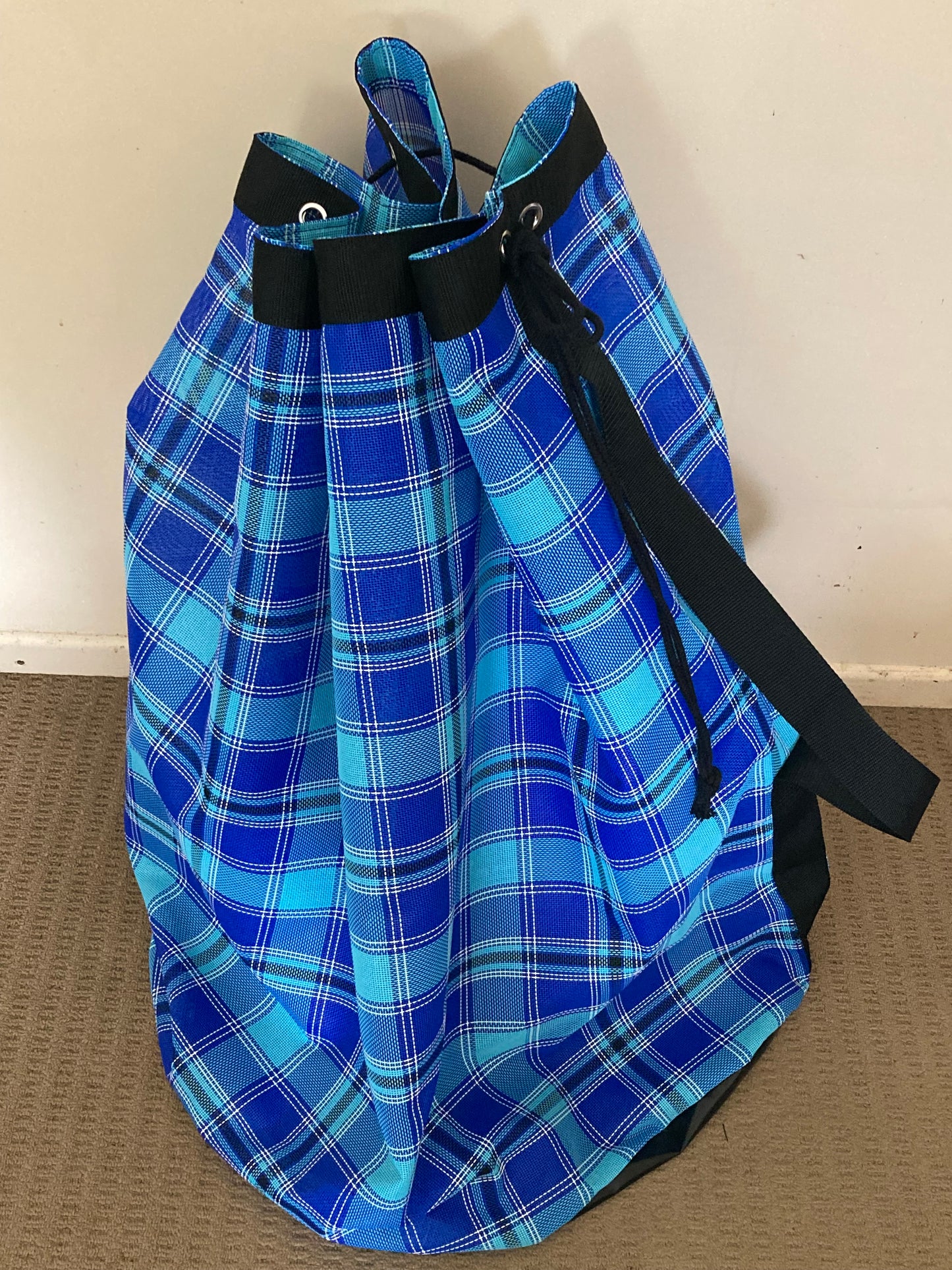 unique_leathercrafts_mesh_laundry_bags