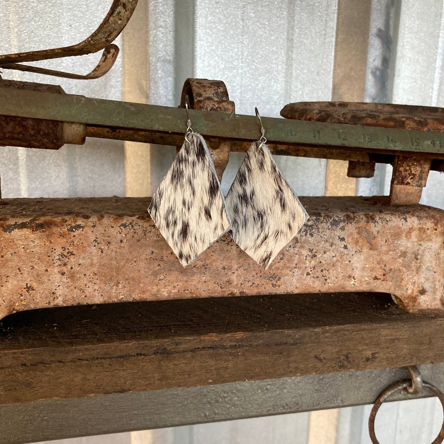 unique_leathercrafts_cowhide_earrings