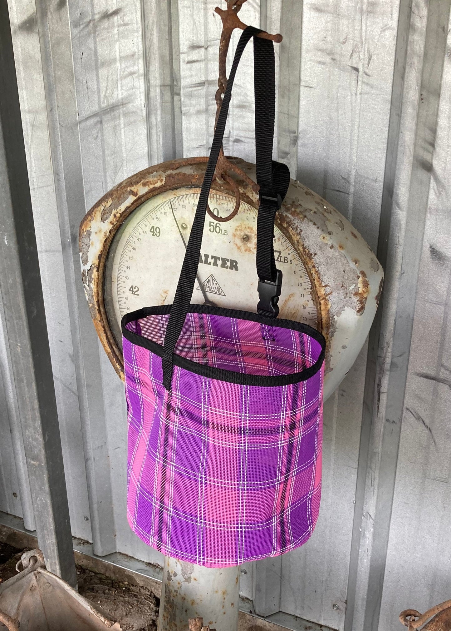 unique-leathercrafts-nose-bags-mesh
