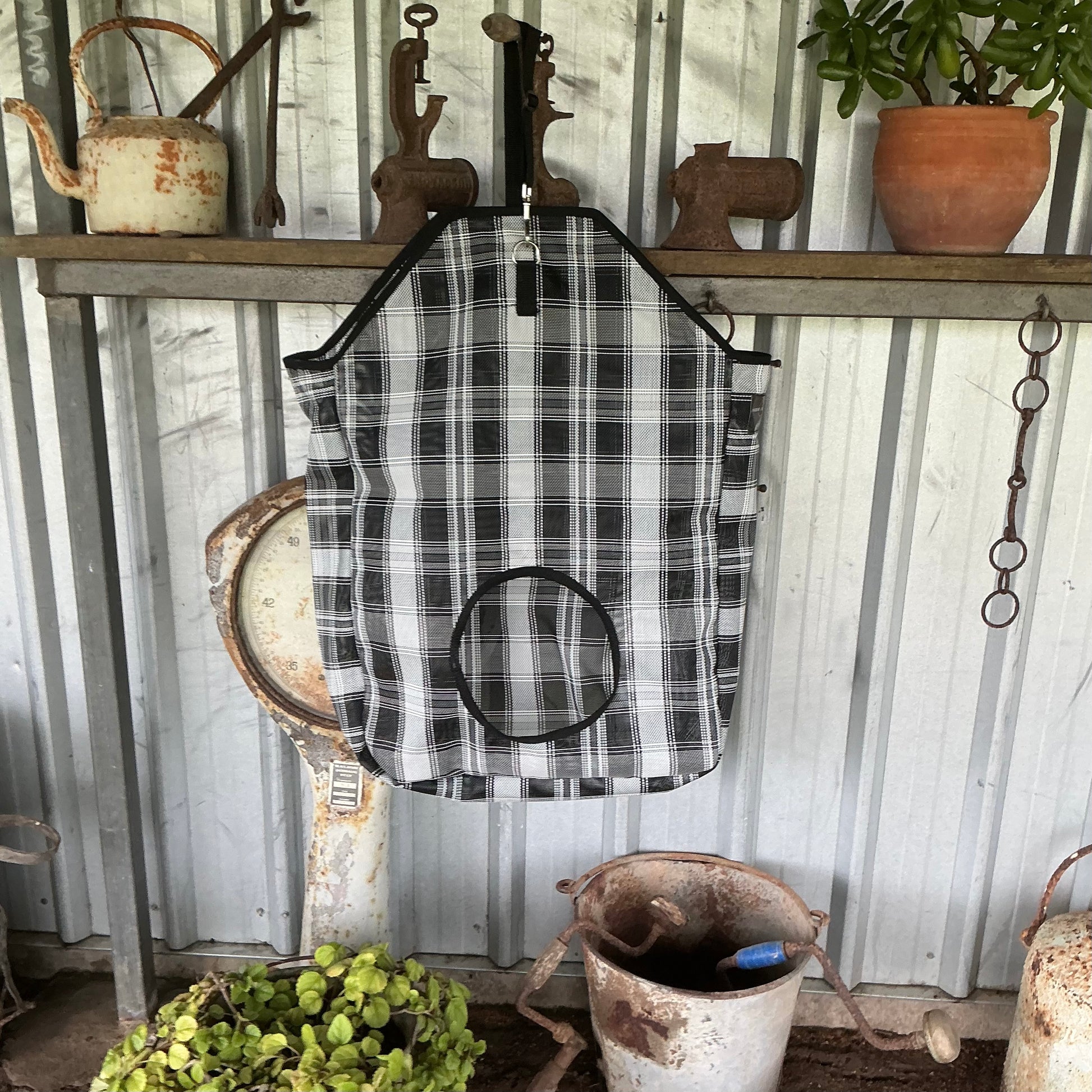 hay_bags_mesh_durable_unique_leathercrafts