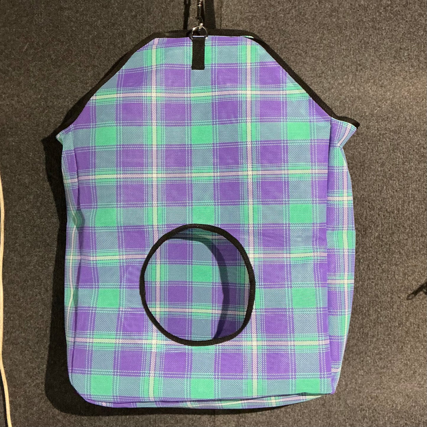 hay_bags_mesh_durable_unique_leathercrafts