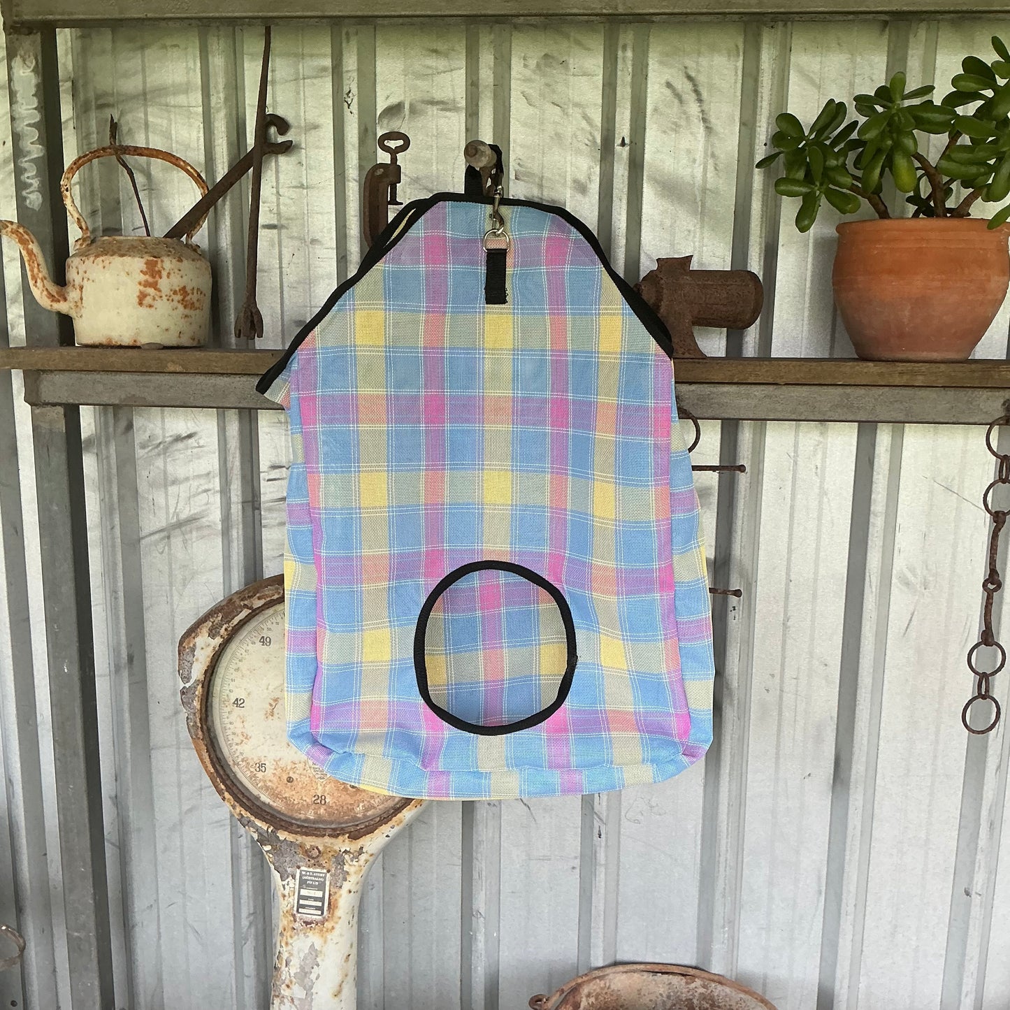 hay_bags_mesh_durable_unique_leathercrafts