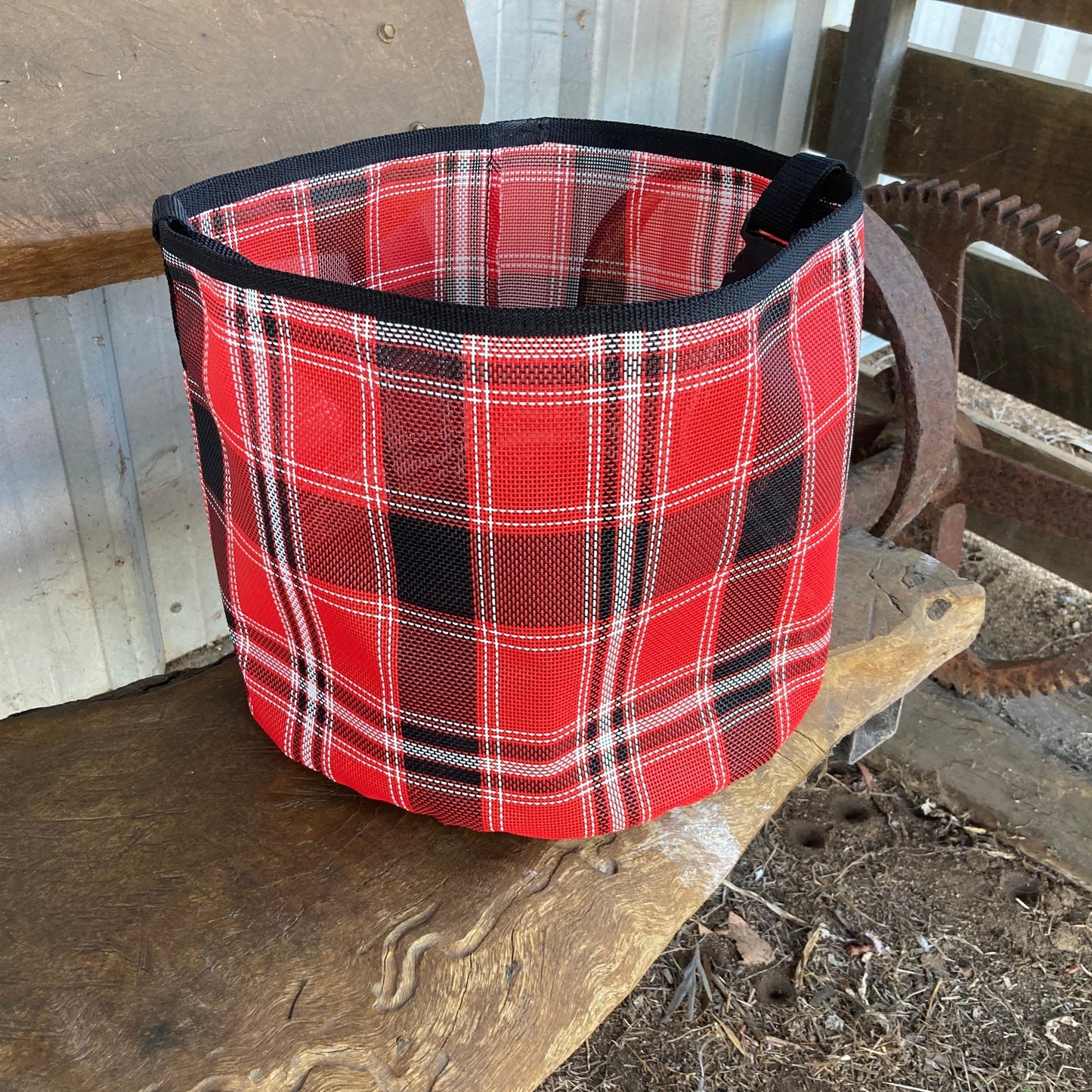 unique-leathercrafts-nose-bags-mesh